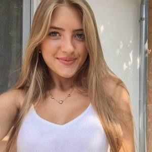 Meet your Posher, Andrada